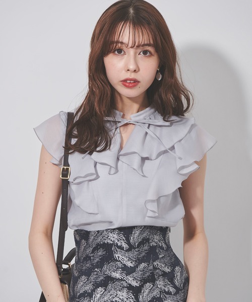 31 Sons de mode（トランテアン　ソン　ドゥ　モード）の「フリルシアーブラウス（シャツ/ブラウス・レディース・サックスブルー/グレー/オフホワイト・36）」の16枚目の写真