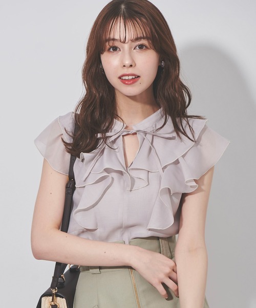 31 Sons de mode（トランテアン　ソン　ドゥ　モード）の「フリルシアーブラウス（シャツ/ブラウス・レディース・サックスブルー/グレー/オフホワイト・36）」の5枚目の写真