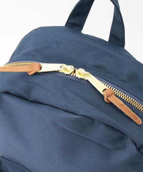 BEAMS(ビームス)の「◆Herschel×BEAMS / 別注 SETTLEMENT(バックパック)(バックパック/リュック・メンズ・ブラック/その他1/チャコールグレー/ブルー系その他・ONE SIZE)」の18枚目の写真