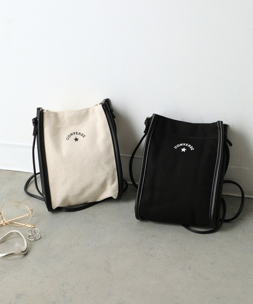 CONVERSE（コンバース）の「CONVERSE　ARCH LOGO MINI SHOULDER BAG（ショルダーバッグ・メンズ・ブラック/オフホワイト・FREE）」の4枚目の写真