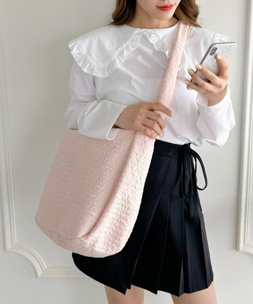 Loueme(ルエム)の「ふくれジャガードショルダーバッグ(ショルダーバッグ・レディース・ピンク/ブラック/ライトグリーン/アイボリー・FREE)」の20枚目の写真