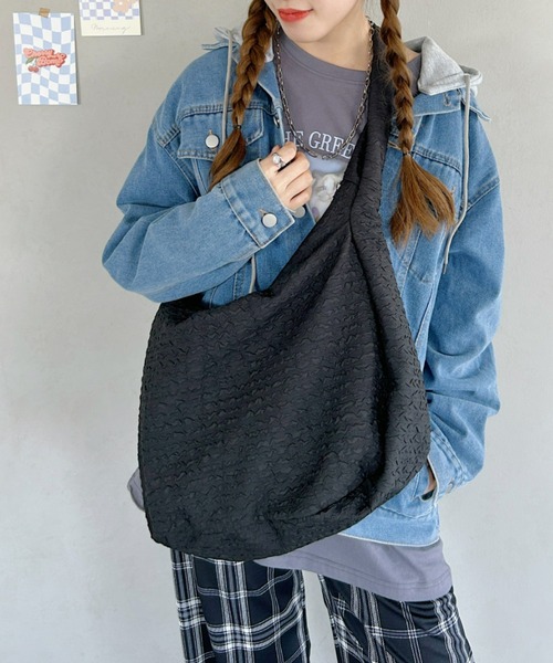 Loueme(ルエム)の「ふくれジャガードショルダーバッグ(ショルダーバッグ・レディース・ピンク/ブラック/ライトグリーン/アイボリー・FREE)」の10枚目の写真