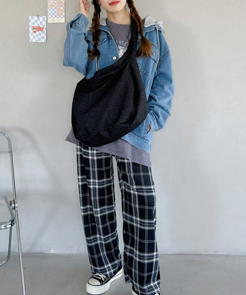 Loueme(ルエム)の「ふくれジャガードショルダーバッグ(ショルダーバッグ・レディース・ピンク/ブラック/ライトグリーン/アイボリー・FREE)」の14枚目の写真