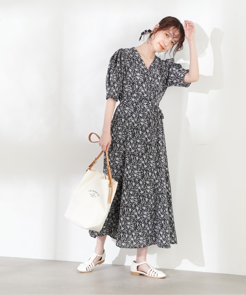 N.(N. Natural Beauty Basic)(エヌエヌナチュラルビューティーベーシック)の「◆フラワープリントカシュクールワンピース(ワンピース・レディース・オフホワイト/ブラック/ライトグリーン・MEDIUM)」の8枚目の写真