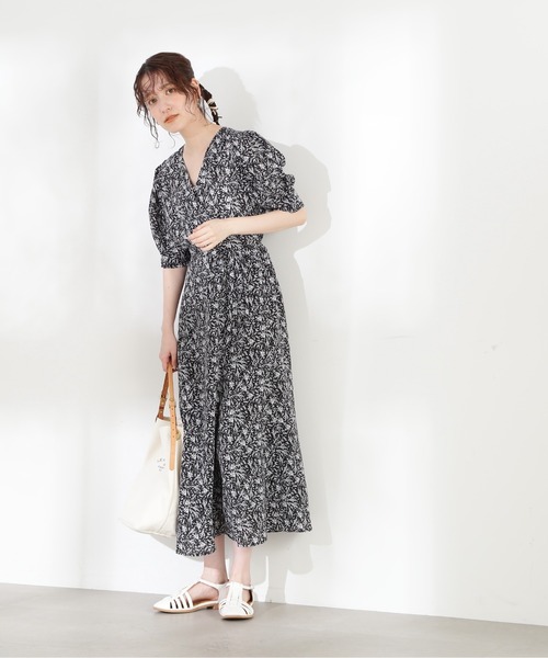 N.(N. Natural Beauty Basic)(エヌエヌナチュラルビューティーベーシック)の「◆フラワープリントカシュクールワンピース(ワンピース・レディース・オフホワイト/ブラック/ライトグリーン・MEDIUM)」の11枚目の写真