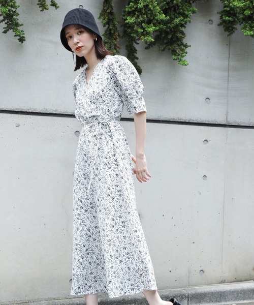 N.(N. Natural Beauty Basic)(エヌエヌナチュラルビューティーベーシック)の「◆フラワープリントカシュクールワンピース(ワンピース・レディース・オフホワイト/ブラック/ライトグリーン・MEDIUM)」の19枚目の写真