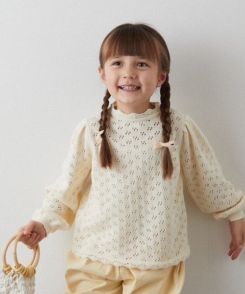 riziere（リジェール）の「透かし編みスタンドフリルニット（ニット/セーター・キッズ・アイボリー/ベージュ・150/110/130/140/100/120/90）」の2枚目の写真