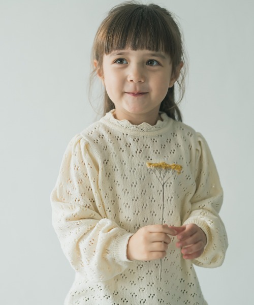 riziere（リジェール）の「透かし編みスタンドフリルニット（ニット/セーター・キッズ・アイボリー/ベージュ・150/110/130/140/100/120/90）」の5枚目の写真