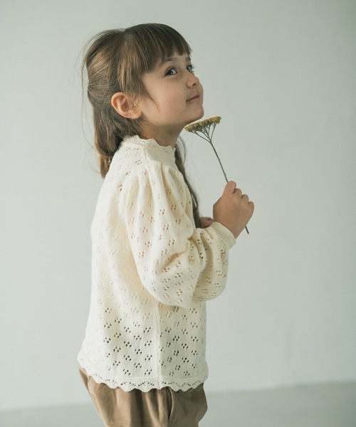 riziere（リジェール）の「透かし編みスタンドフリルニット（ニット/セーター・キッズ・アイボリー/ベージュ・150/110/130/140/100/120/90）」の3枚目の写真