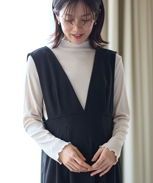 Rosemadame(ローズマダム)の「【セットアイテム】Vネックワンピース×メロウフリルプチハイネックカットソー ジャンパースカートドレス アンサンブル(マタニティ/授乳服)授乳口付き 授乳楽々 妊婦服 産前・産後対応(マタニティウェア/グッズ・レディース・ベージュ/チャコールグレー/ブラック・M/L)」の18枚目の写真