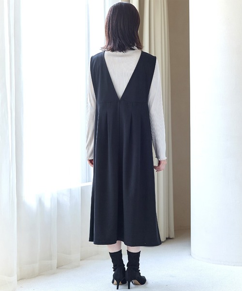 Rosemadame(ローズマダム)の「【セットアイテム】Vネックワンピース×メロウフリルプチハイネックカットソー ジャンパースカートドレス アンサンブル(マタニティ/授乳服)授乳口付き 授乳楽々 妊婦服 産前・産後対応(マタニティウェア/グッズ・レディース・ベージュ/チャコールグレー/ブラック・M/L)」の15枚目の写真