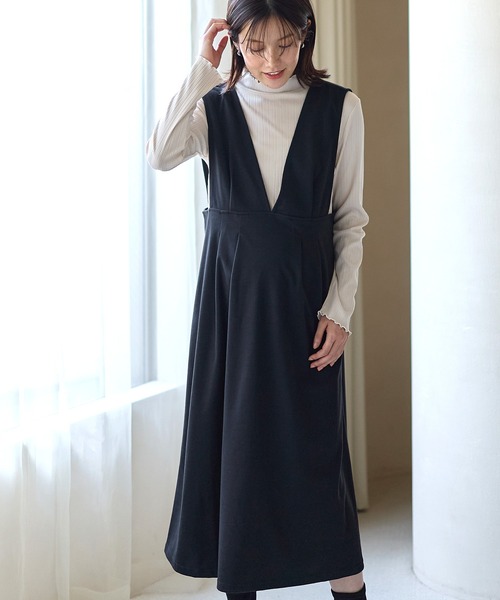 Rosemadame(ローズマダム)の「【セットアイテム】Vネックワンピース×メロウフリルプチハイネックカットソー ジャンパースカートドレス アンサンブル(マタニティ/授乳服)授乳口付き 授乳楽々 妊婦服 産前・産後対応(マタニティウェア/グッズ・レディース・ベージュ/チャコールグレー/ブラック・M/L)」の4枚目の写真
