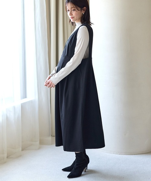 Rosemadame(ローズマダム)の「【セットアイテム】Vネックワンピース×メロウフリルプチハイネックカットソー ジャンパースカートドレス アンサンブル(マタニティ/授乳服)授乳口付き 授乳楽々 妊婦服 産前・産後対応(マタニティウェア/グッズ・レディース・ベージュ/チャコールグレー/ブラック・M/L)」の5枚目の写真