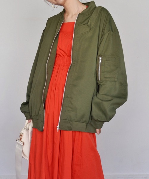 Mela(メラ)の「OVERSIZED MA-1(MA-1・レディース・シルバーグレー/ブラック/カーキ・XL/L/M)」の3枚目の写真