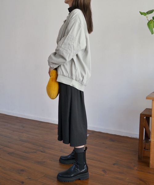 Mela(メラ)の「OVERSIZED MA-1(MA-1・レディース・シルバーグレー/ブラック/カーキ・XL/L/M)」の11枚目の写真