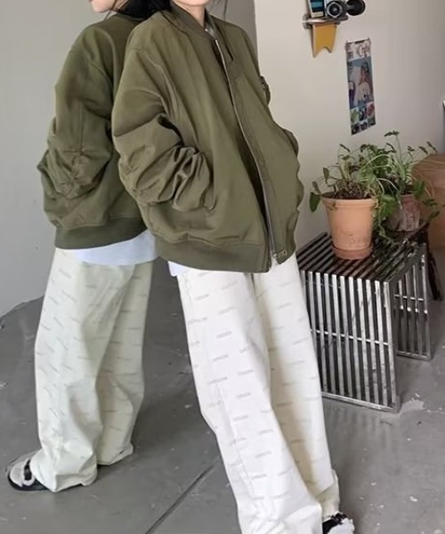 Mela(メラ)の「OVERSIZED MA-1(MA-1・レディース・シルバーグレー/ブラック/カーキ・XL/L/M)」の18枚目の写真