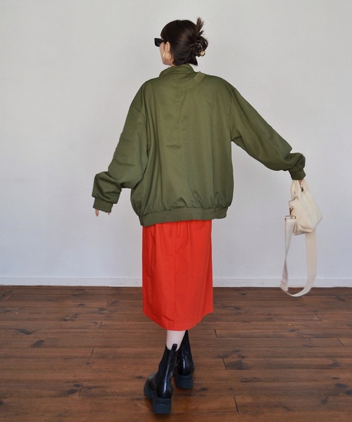 Mela(メラ)の「OVERSIZED MA-1(MA-1・レディース・シルバーグレー/ブラック/カーキ・XL/L/M)」の6枚目の写真