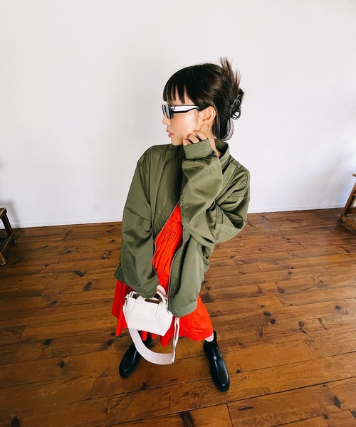 Mela(メラ)の「OVERSIZED MA-1(MA-1・レディース・シルバーグレー/ブラック/カーキ・XL/L/M)」の17枚目の写真