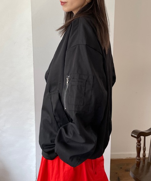 Mela(メラ)の「OVERSIZED MA-1(MA-1・レディース・シルバーグレー/ブラック/カーキ・XL/L/M)」の8枚目の写真