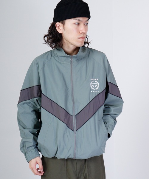 SUGGESTION(サジェッション)の「Nylon training blouson / ナイロントレーニングブルゾン unisex(ナイロンジャケット・メンズ・ライトカーキ/チャコール・L/M)」の22枚目の写真