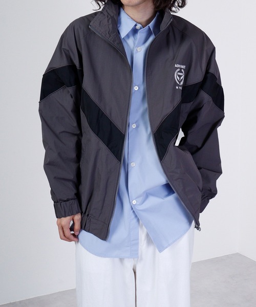 SUGGESTION(サジェッション)の「Nylon training blouson / ナイロントレーニングブルゾン unisex(ナイロンジャケット・メンズ・ライトカーキ/チャコール・L/M)」の5枚目の写真