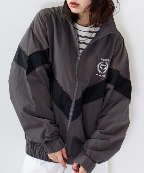 SUGGESTION(サジェッション)の「Nylon training blouson / ナイロントレーニングブルゾン unisex(ナイロンジャケット・メンズ・ライトカーキ/チャコール・L/M)」の11枚目の写真