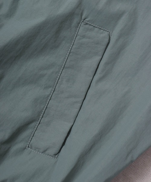 SUGGESTION(サジェッション)の「Nylon training blouson / ナイロントレーニングブルゾン unisex(ナイロンジャケット・メンズ・ライトカーキ/チャコール・L/M)」の19枚目の写真