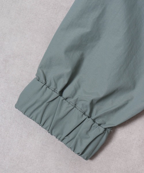 SUGGESTION(サジェッション)の「Nylon training blouson / ナイロントレーニングブルゾン unisex(ナイロンジャケット・メンズ・ライトカーキ/チャコール・L/M)」の21枚目の写真
