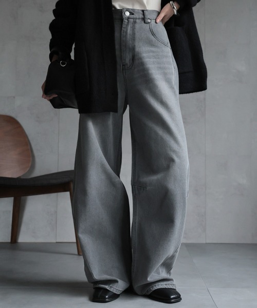 ap retro(アプレトロ)の「デニムカーブパンツ / バレルレッグデニムパンツ《動画あり》(デニムパンツ・レディース・ブラック/ネイビー/ブルー/ホワイト/グレー・FREE/LARGE)」の4枚目の写真