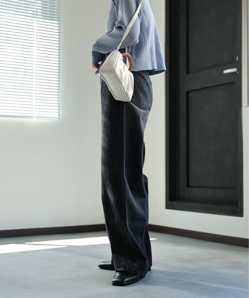 ap retro(アプレトロ)の「デニムカーブパンツ / バレルレッグデニムパンツ《動画あり》(デニムパンツ・レディース・ブラック/ネイビー/ブルー/ホワイト/グレー・FREE/LARGE)」の8枚目の写真