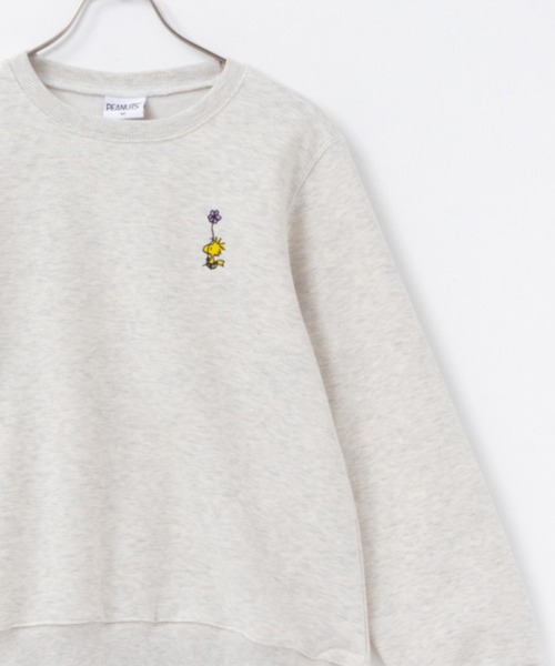 PEANUTS（ピーナッツ）の「PEANUTS SNOOPY ワンポイント刺繍トレーナー（スウェット・レディース・ミント/オートミール/チャコールグレー/アイボリー・M/L）」の3枚目の写真