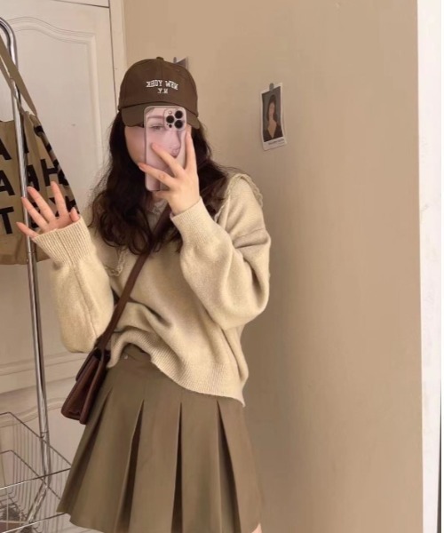 sorule（ソルレ）の「ビッグカラーニットプルオーバー（ニット/セーター・レディース・アイボリー/ブラウン/ブラック/イエロー/ベージュ・FREE）」の7枚目の写真