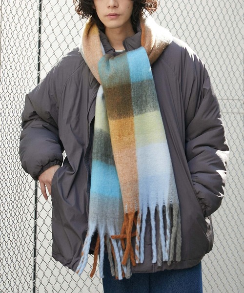 JUNRED（ジュンレッド）の「ボリュームブロックチェックマフラー（マフラー・メンズ・ブルー/オレンジ/グリーン・FREE）」の4枚目の写真