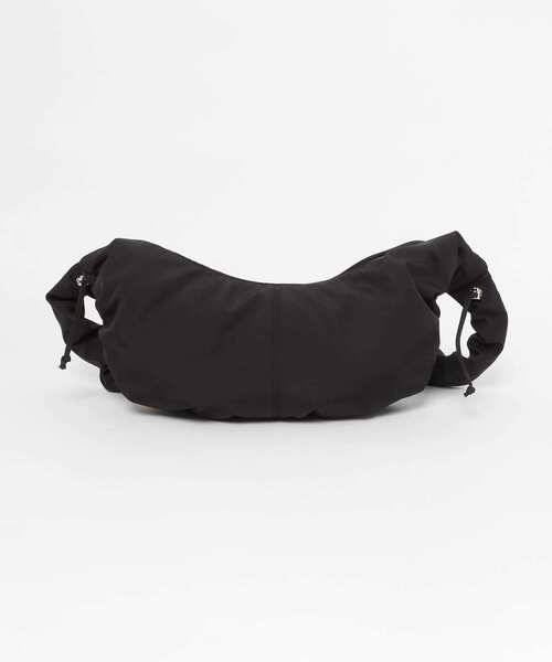 KBF（ケイビーエフ）の「ギャザードロストナイロンBAG（ショルダーバッグ・レディース・アイボリー/ブラック・ONE）」の11枚目の写真