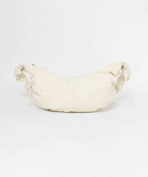 KBF（ケイビーエフ）の「ギャザードロストナイロンBAG（ショルダーバッグ・レディース・アイボリー/ブラック・ONE）」の12枚目の写真