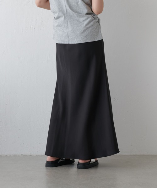 Lui's(ルイス)の「サテンマーメイドスカート(スカート・レディース・モカ/オフホワイト/ブラック/チャコールグレー/カーキ・FREE)」の15枚目の写真