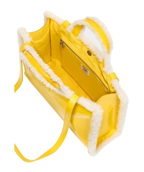 TELFAR（テルファー）の「UGG X TELFAR MEDIUM SHOPPER（ショルダーバッグ・レディース・イエロー/ブラウン/ホワイト・OS）」の6枚目の写真