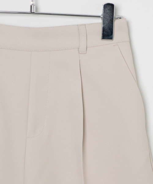 WEGO(ウィゴー)の「WEGO/タックショートパンツ(スラックス・レディース・ブラック/杢グレー/オフホワイト・X-SMALL/SMALL/MEDIUM)」の19枚目の写真