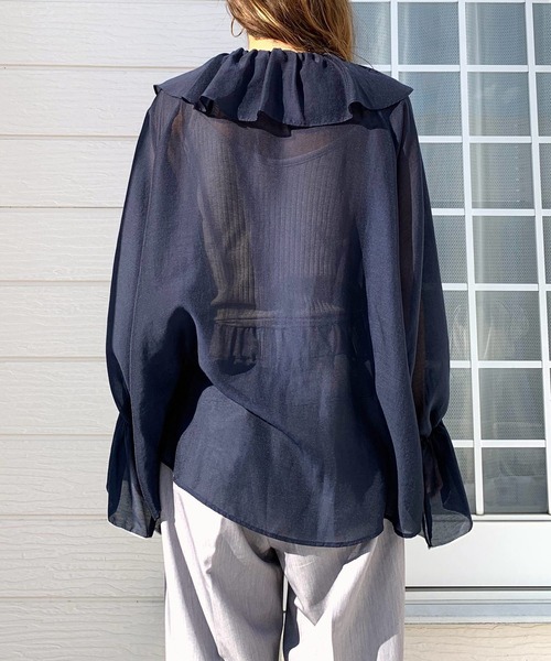 Q（キュー）の「ラッフルカラーブラウス（シャツ/ブラウス・レディース・ホワイト/ネイビー・MEDIUM）」の7枚目の写真