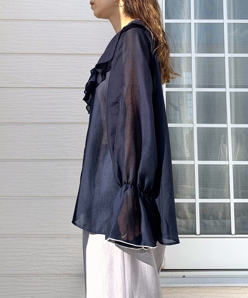 Q（キュー）の「ラッフルカラーブラウス（シャツ/ブラウス・レディース・ホワイト/ネイビー・MEDIUM）」の10枚目の写真