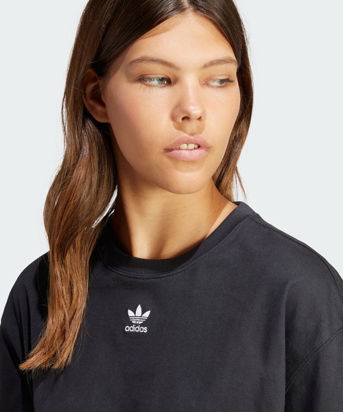 adidas(アディダス)の「エッセンシャルズ クロップトップ / アディダスオリジナルス adidas Originals(Tシャツ/カットソー・レディース・ブラック/オレンジ・LARGE/MEDIUM/XX-LARGE/X-LARGE/SMALL/X-SMALL)」の4枚目の写真