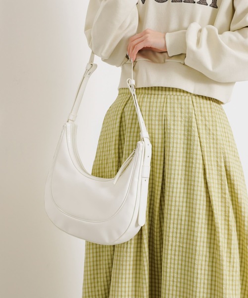 SENSE OF PLACE by URBAN RESEARCH（センスオブプレイスバイアーバンリサーチ）の「2WAYハーフムーンバッグ（ショルダーバッグ・レディース・ブラック/オフホワイト/ブラウン・ONE）」の20枚目の写真