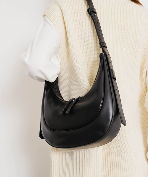 SENSE OF PLACE by URBAN RESEARCH（センスオブプレイスバイアーバンリサーチ）の「2WAYハーフムーンバッグ（ショルダーバッグ・レディース・ブラック/オフホワイト/ブラウン・ONE）」の7枚目の写真