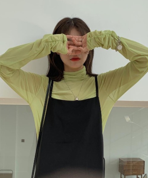Per sist ence（パーシエンス）の「シアーメロウハイネックカットソー/袖ギャザーデザイン（Tシャツ/カットソー・レディース・ホワイト/ピンク/ブラック/ブルーグレー/ライトグリーン・FREE）」の4枚目の写真