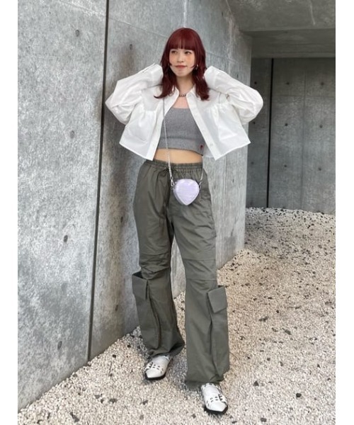 SLY（スライ）の「BIG PK FLARE CARGO PT ビッグ ポケット フレア カーゴパンツ / セットアップ可（カーゴパンツ・レディース・パープル/カーキ/オフホワイト・1/2）」の17枚目の写真