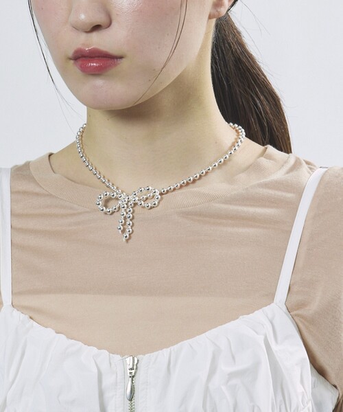 Firsthand（ファーストハンド）の「Firsthand/ファーストハンド RIBBON BALL CHOKER / リボンボールチョーカー（ネックレス・レディース・ホワイト/シルバー・FREE）」の4枚目の写真