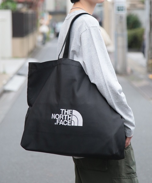 THE NORTH FACE(ザノースフェイス)の「【THE NORTH FACE】ビッグトートバッグ /NN2PP81B(トートバッグ・メンズ・ブラック/ホワイト・FREE)」の3枚目の写真
