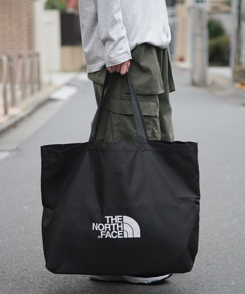 THE NORTH FACE(ザノースフェイス)の「【THE NORTH FACE】ビッグトートバッグ /NN2PP81B(トートバッグ・メンズ・ブラック/ホワイト・FREE)」の4枚目の写真