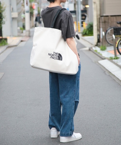 THE NORTH FACE(ザノースフェイス)の「【THE NORTH FACE】ビッグトートバッグ /NN2PP81B(トートバッグ・メンズ・ブラック/ホワイト・FREE)」の10枚目の写真