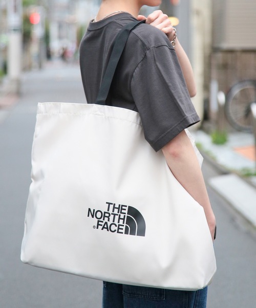 THE NORTH FACE(ザノースフェイス)の「【THE NORTH FACE】ビッグトートバッグ /NN2PP81B(トートバッグ・メンズ・ブラック/ホワイト・FREE)」の8枚目の写真